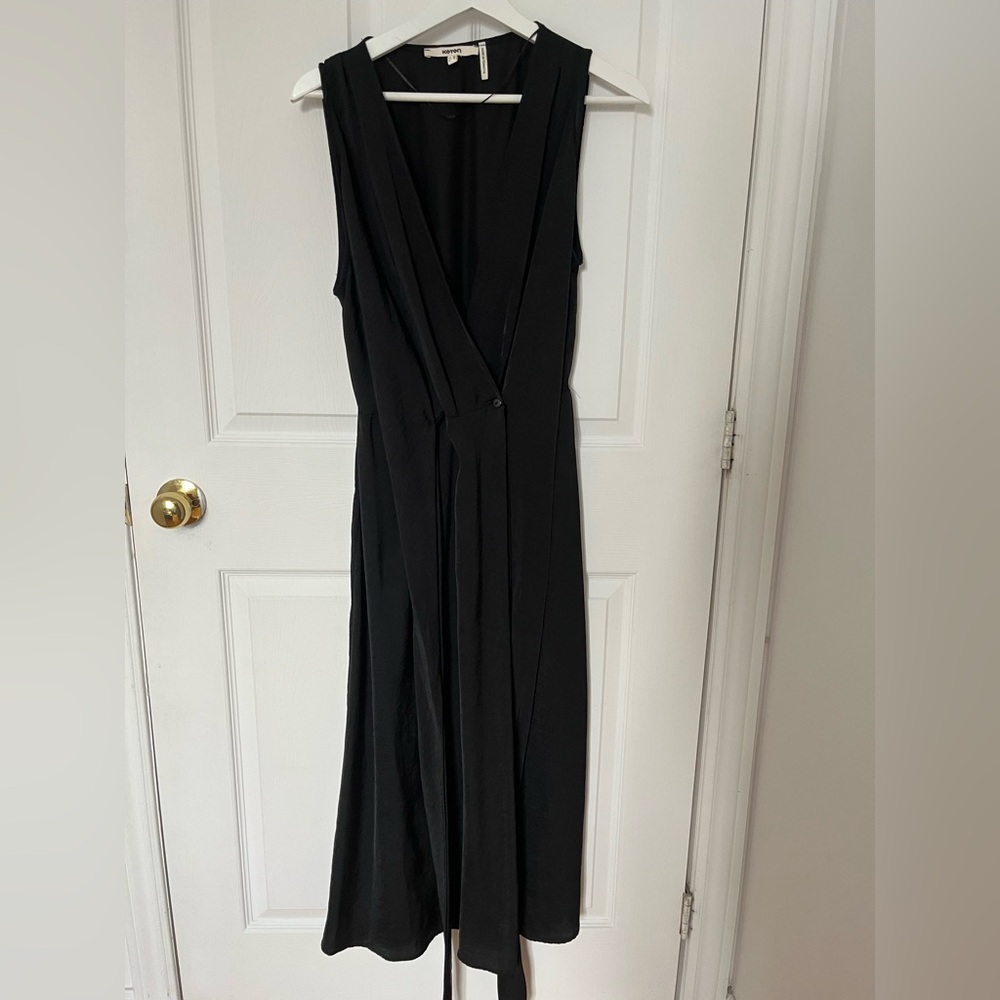 Black Sleeveless V-Neck Sheath Maxi Dress